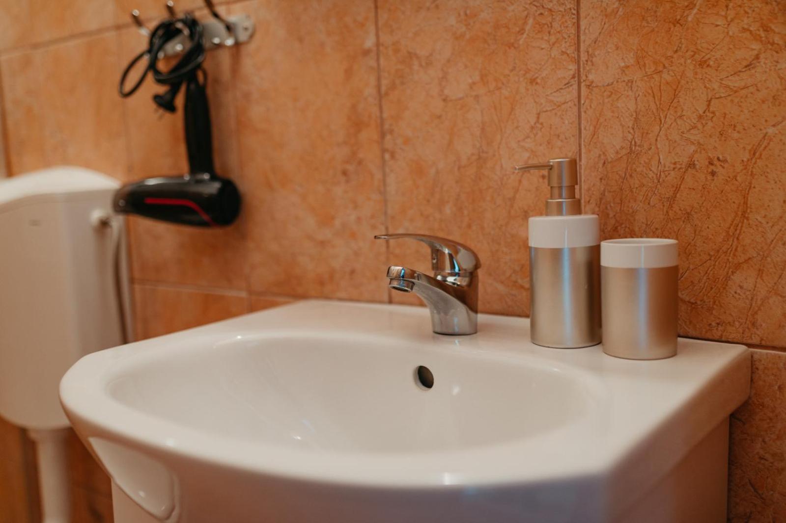 Flh - Apartament Mai Cu Aroma De Cafea Si Ceai Nagyszeben Kültér fotó